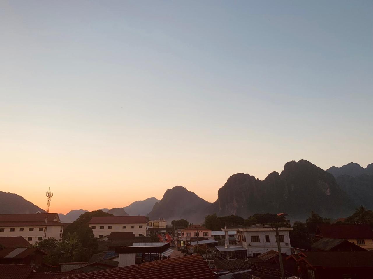 Vang Vieng Galaxy Hotel Bagian luar foto